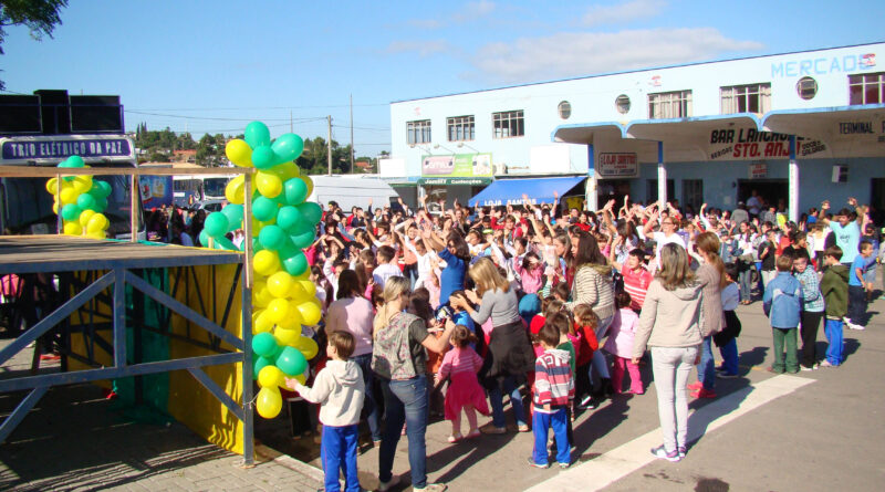 Manhã - Em frente ao Mercado Público